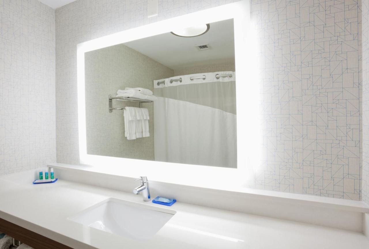 Holiday Inn Express Hotel & Suites Fort Collins By Ihg Luaran gambar