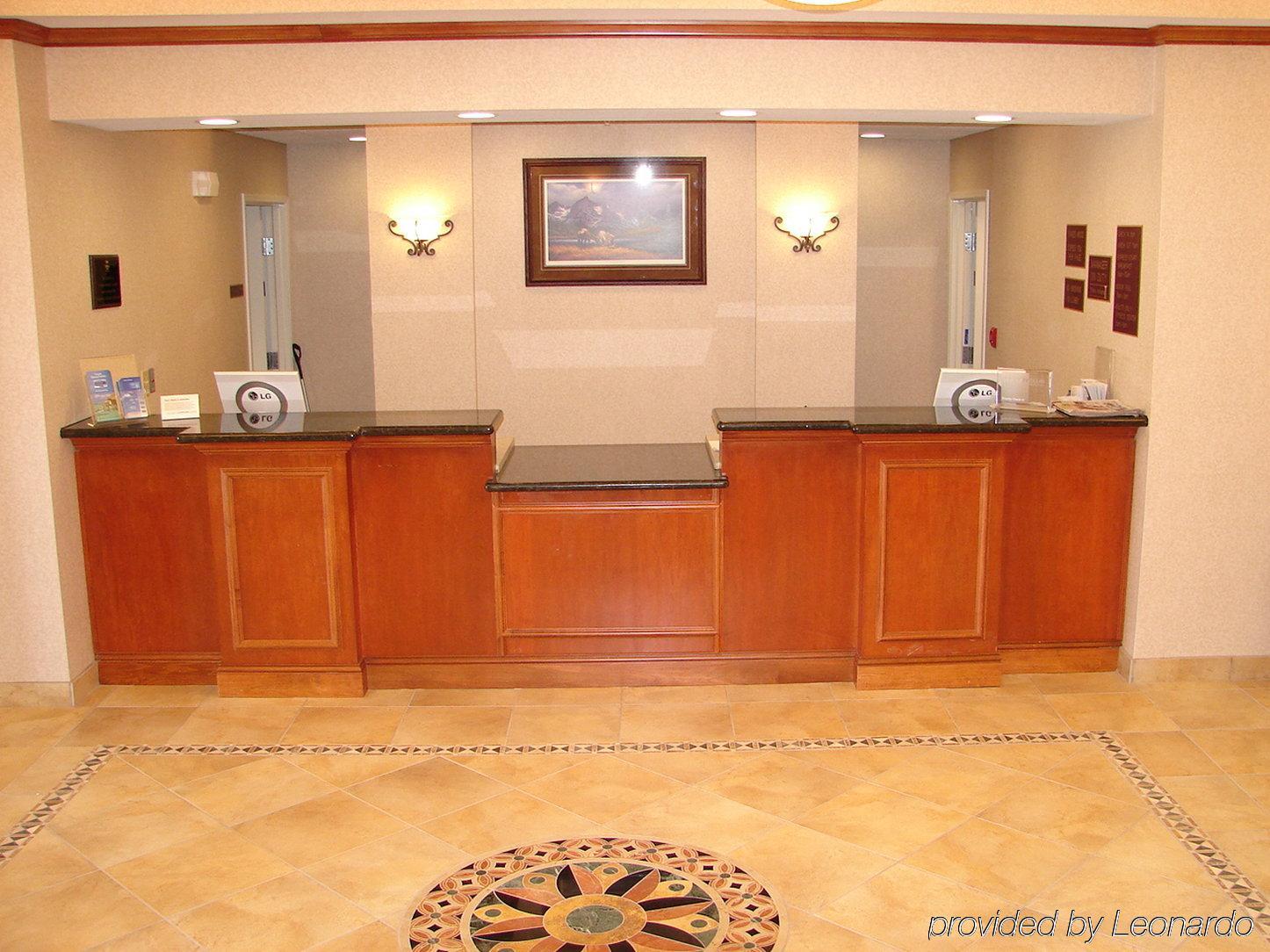 Holiday Inn Express Hotel & Suites Fort Collins By Ihg Dalaman gambar